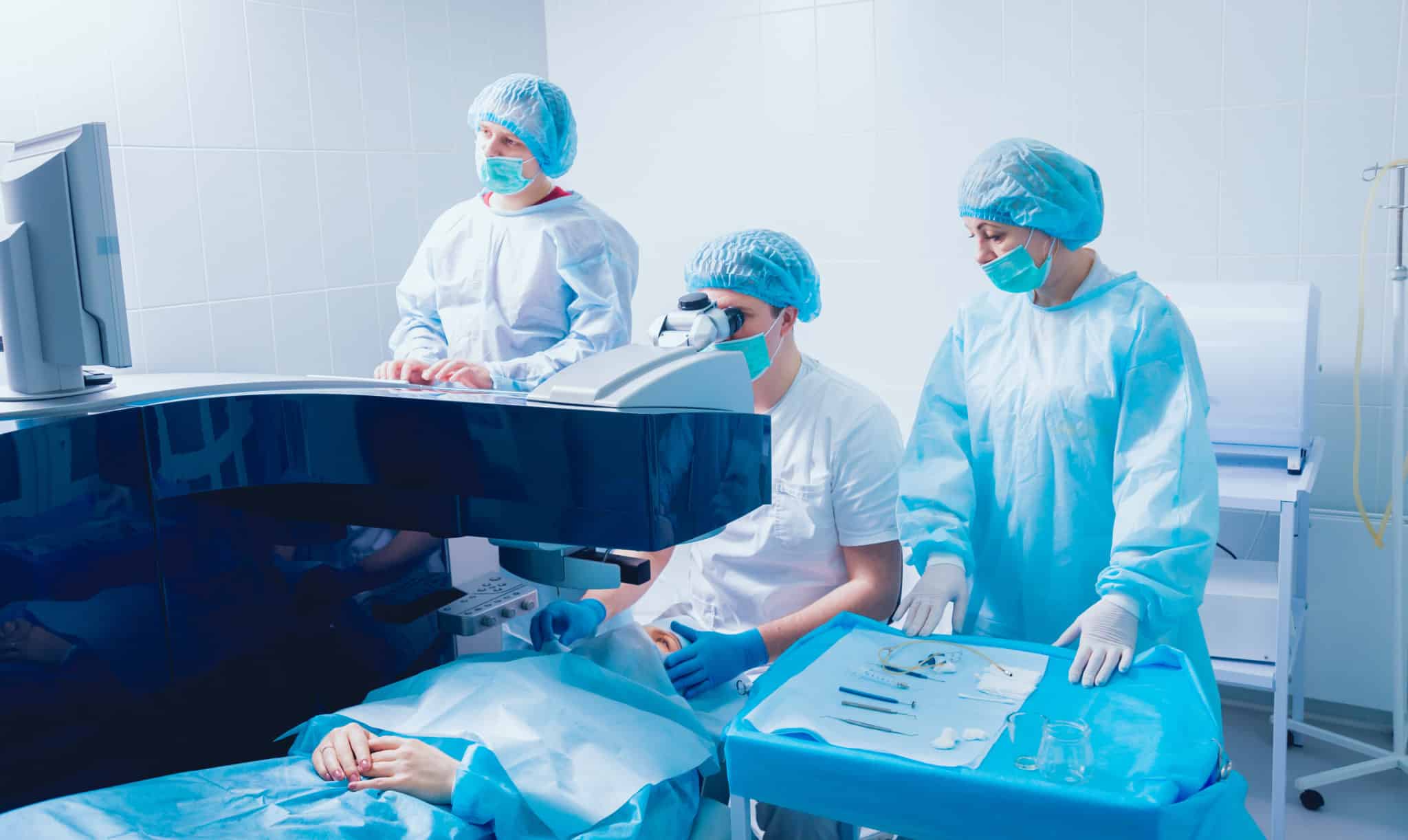 Laser,Vision,Correction.,A,Patient,And,Team,Of,Surgeons,In